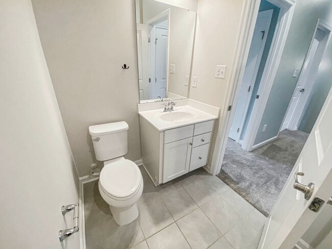 Building Photo - Modern 3-Bedroom in FoxCreek!