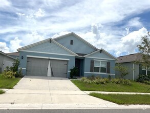 Building Photo - Stunning SFH in Haines City