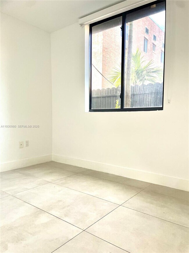 Building Photo - 1547 NW 2nd St