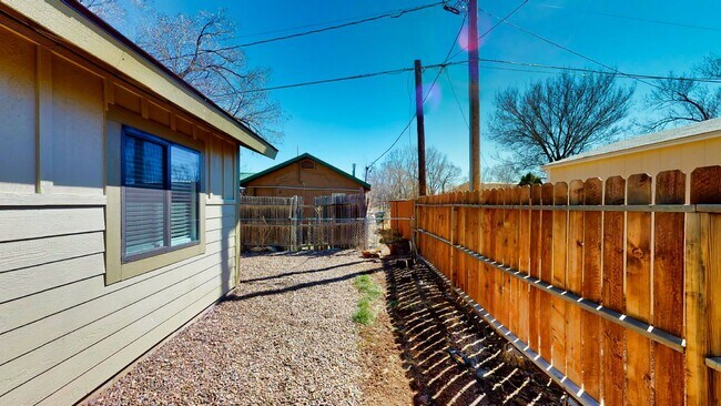 Building Photo - Ken-561 N 10th Pl. Show Low, AZ 85901