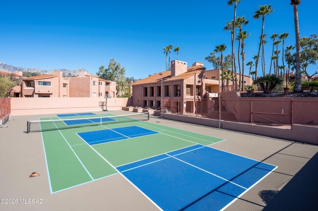 Building Photo - 5051 N Sabino Canyon Rd