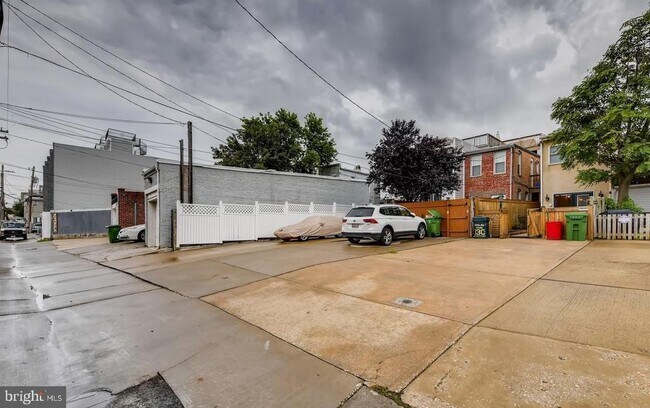 Building Photo - 130 W Ostend St