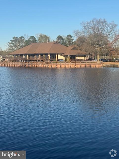 Building Photo - 335 Woodlake Dr