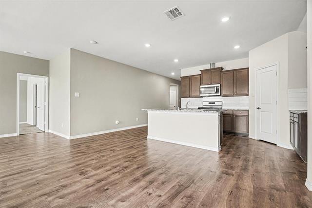 Building Photo - 611 Saddle Club Way