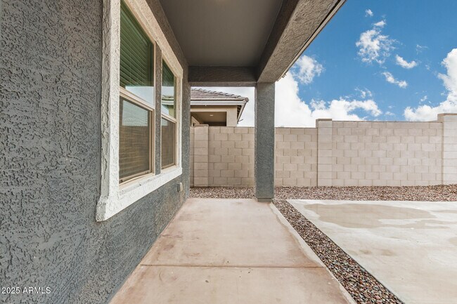 Building Photo - 9621 W Agora Ln