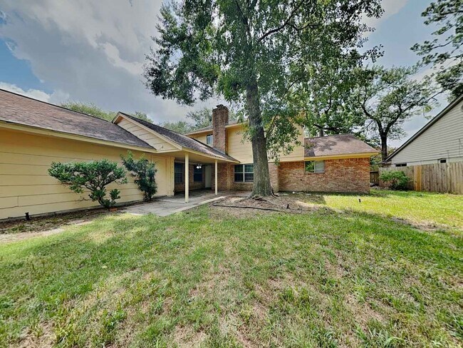 Building Photo - 3802 Highfalls Dr