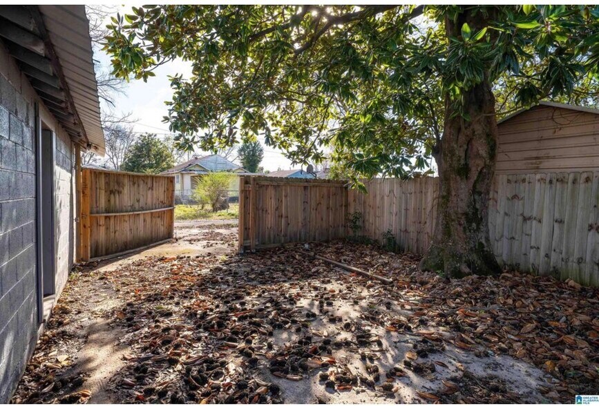 Building Photo - 1825 18th St Ensley