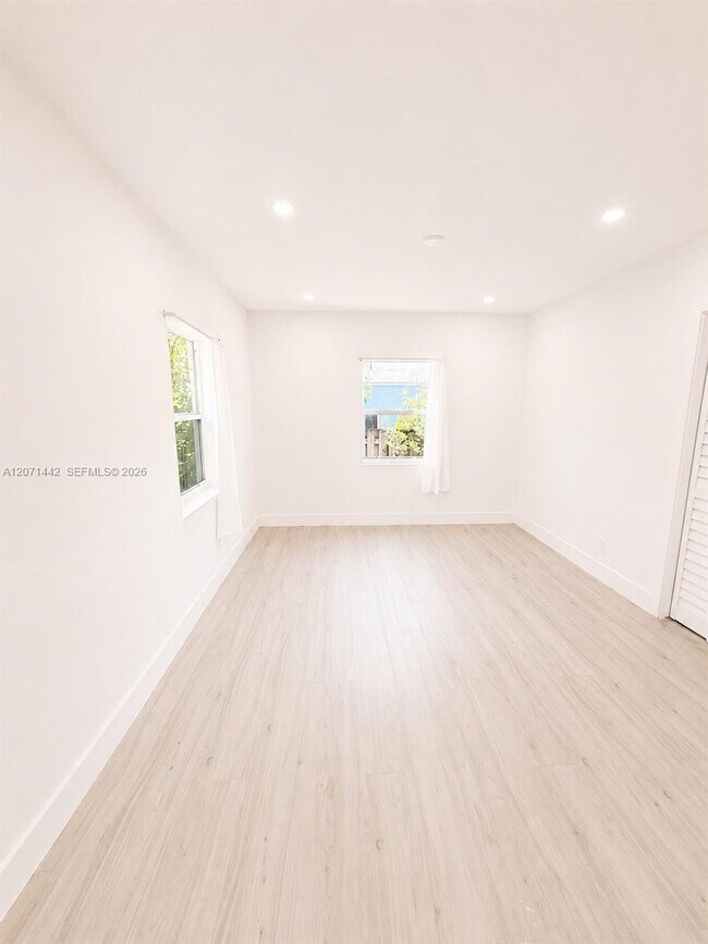 Building Photo - 1508 Funston St