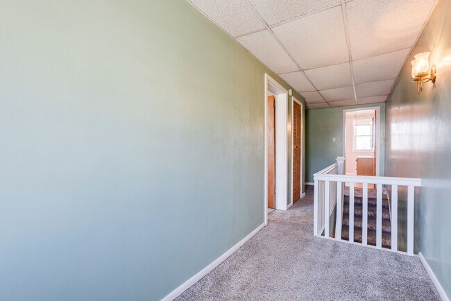 Building Photo - AVAILABLE NOW! 3 bed, 2 bath AMAZING House in Allentown!!!