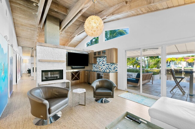 Building Photo - 2809 NE 25th St