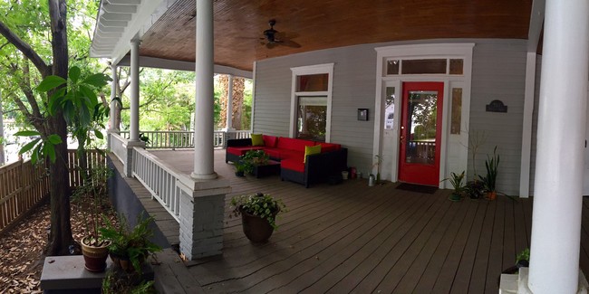 Front Porch - 761 Monroe Dr NE