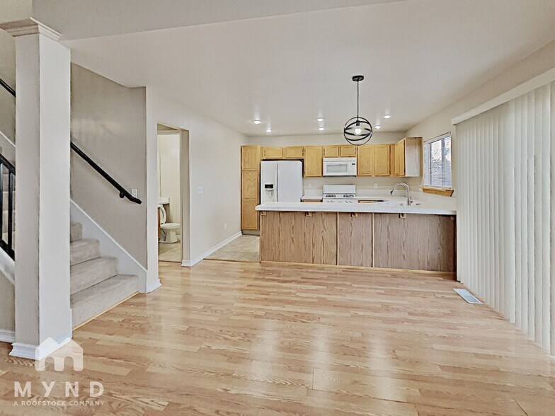 Building Photo - 1576 Reno View Dr