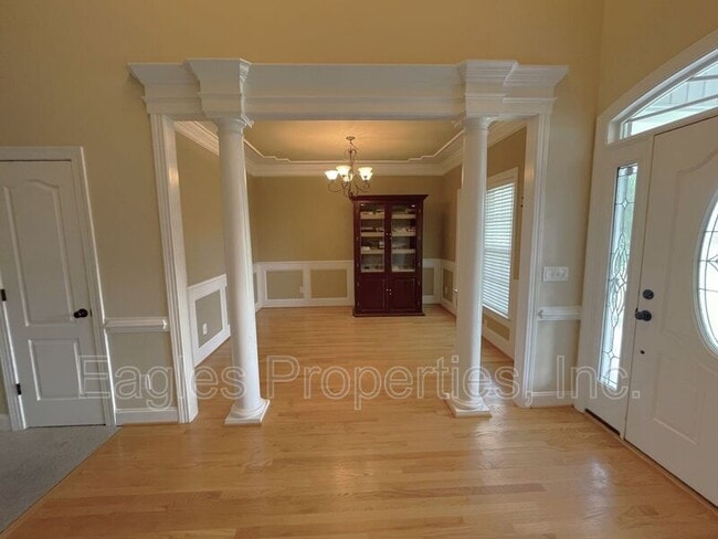 Building Photo - 107 Brighton Dr