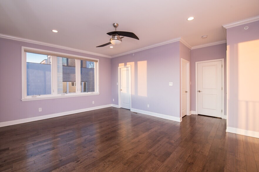 Building Photo - 4576 Silverwood St