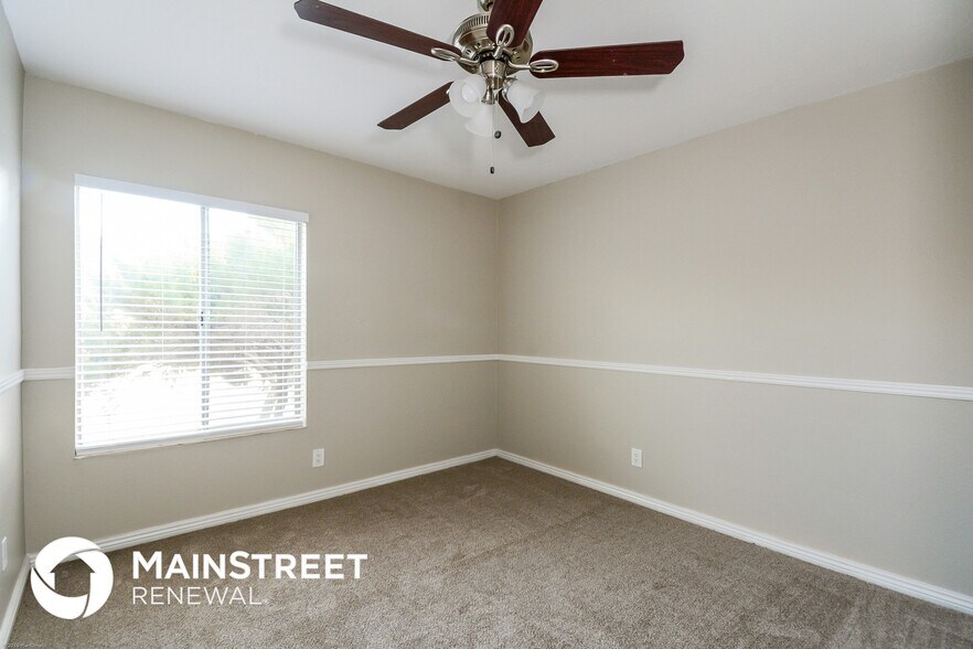 Building Photo - 8320 E Stella Rd