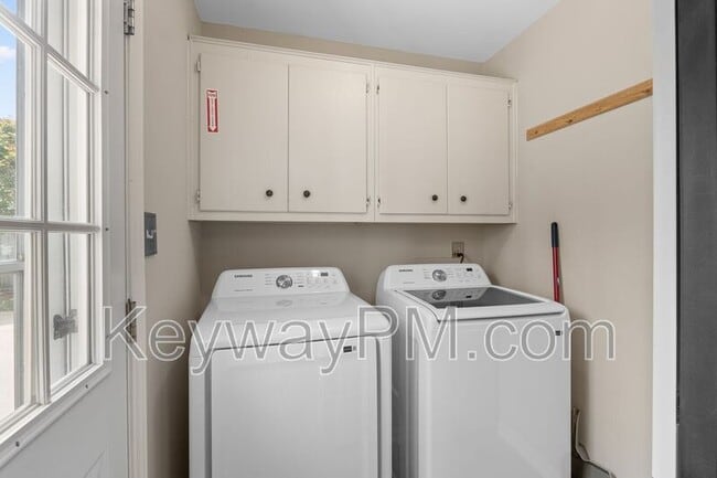 Building Photo - 547 Pheasant Run Dr