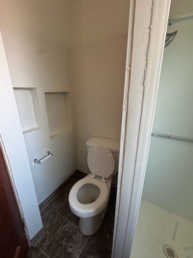 Building Photo - Jean Street 4 Plex