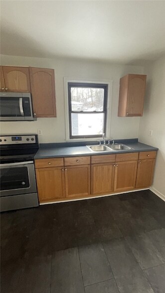 Building Photo - 319 N Balph Ave
