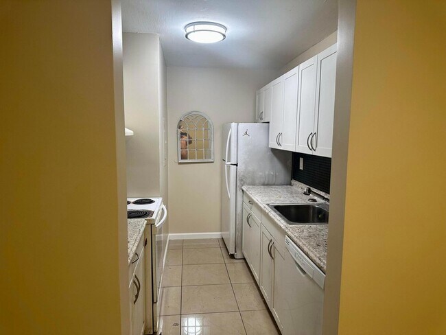 Building Photo - 1162 Lake Terry Dr