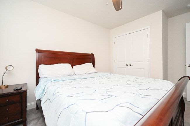 Building Photo - 522 Calvert Way