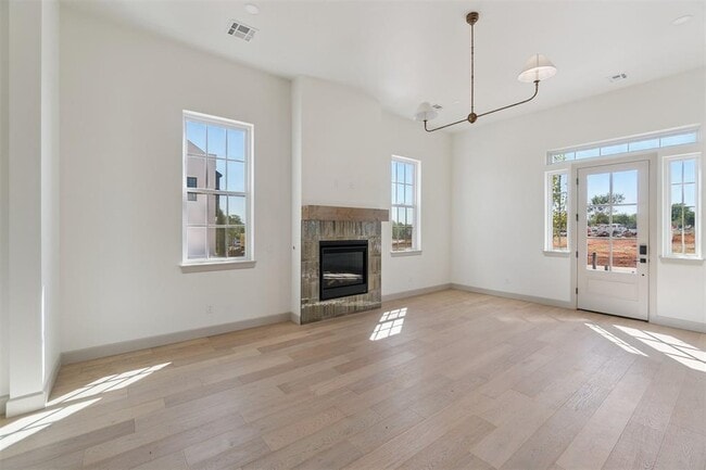 Building Photo - 18835 Selah Wy