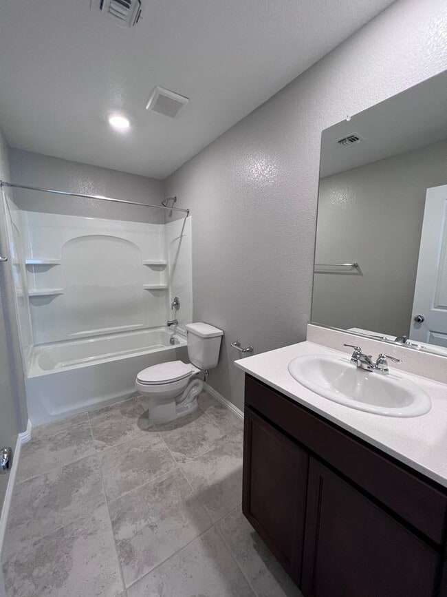 Building Photo - CASA BELLA COMMUNITY 3 BEDROOM 2.5 BATH LO...