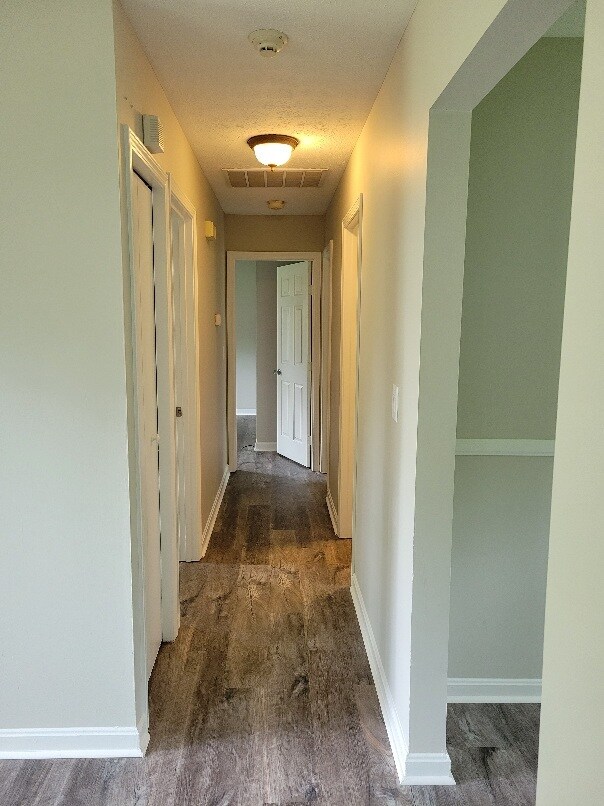 Building Photo - 8323 Roseborough Rd