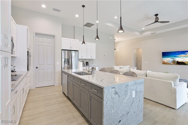 Building Photo - 217 NW 36th Ave