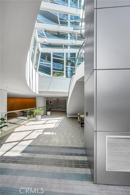 Building Photo - 13600 Marina Pointe Dr