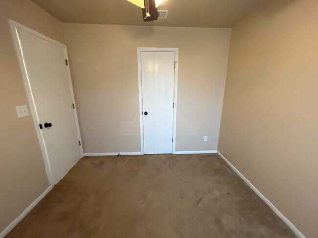 Building Photo - 2505 Southwood Dr