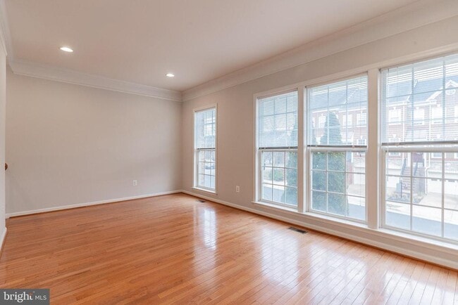 Building Photo - 21927 Windy Oaks Square