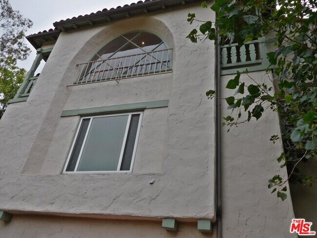 Building Photo - 1621 Silverwood Terrace