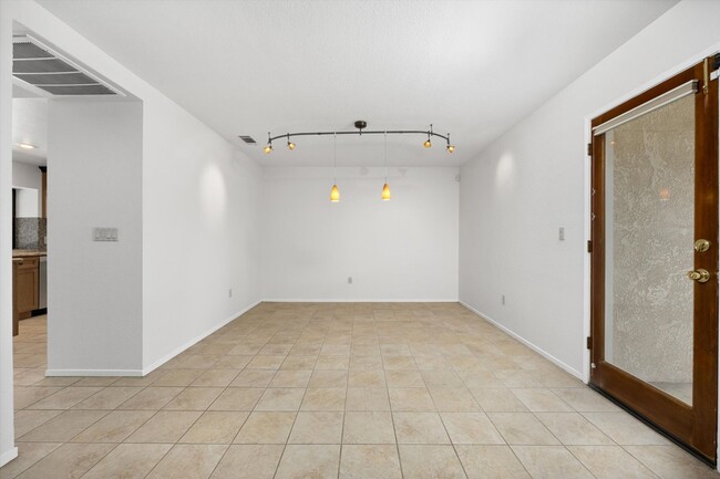 Building Photo - 2901 Loveland Way