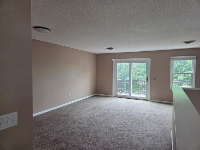 Building Photo - 55 Mill Plain Rd