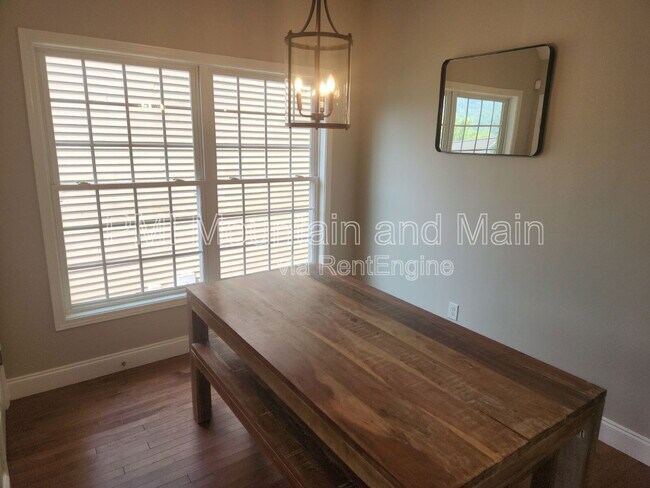 Building Photo - 50 Winterwind Dr