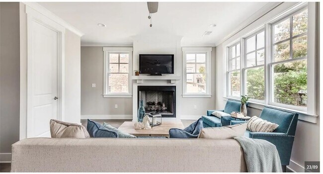 Building Photo - 6076 Cushing Cir