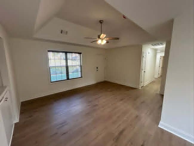 Building Photo - 151 Whispering Glen Cir