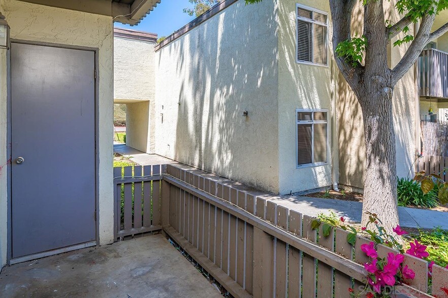 Building Photo - 432 Edgehill Ln