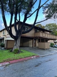 Building Photo - 1819 Cherokee Dr