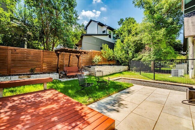 Building Photo - 3505 Villa Ct