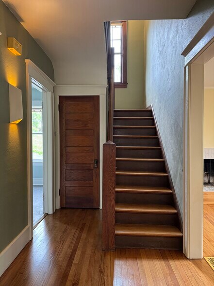 Building Photo - 608 Ackerman Ave