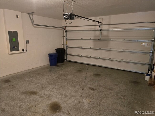 Building Photo - 1 Greenpark Blvd