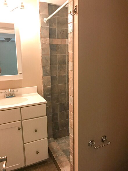 Building Photo - 3612 Walsh St