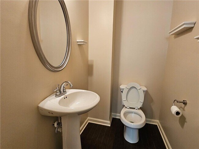 Building Photo - 6185 Crested Moss Dr