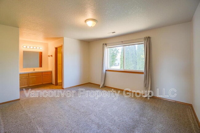 Building Photo - 6416 NE 163rd Ave