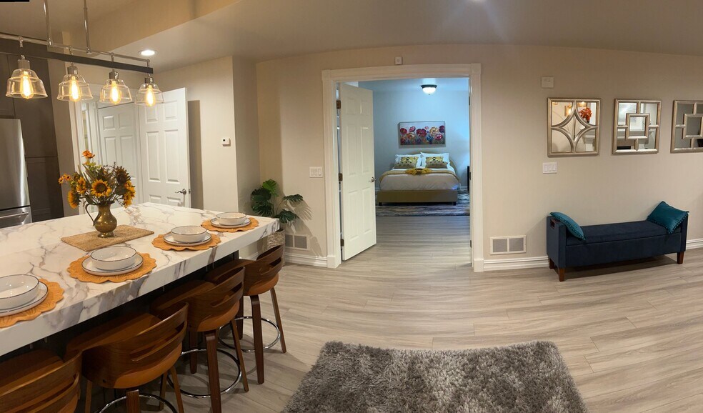 Building Photo - 6589 Rio Vista Ct