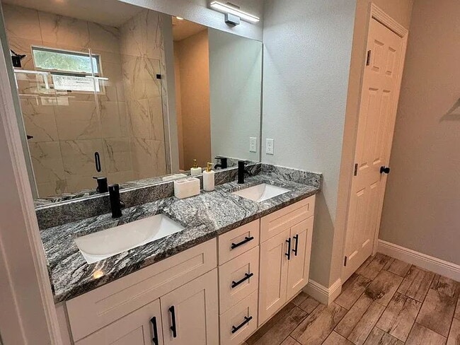 Building Photo - BRAND NEW HOME 2022 - All new appliances! Home is fully furnished!