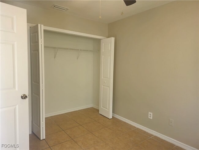 Building Photo - 331 NE 24th Ave