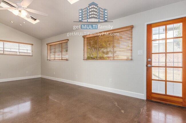 Building Photo - 2618 E Pierson St