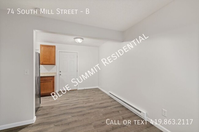 Building Photo - 2 bed, 1 bath, half double, single detache...